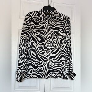 Women’s vintage 100% Silk black White Botton Down Blouse Size 12